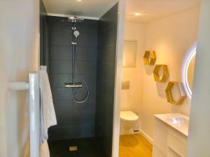Appartements Appartement Tout Confort Coeur de Ville Grand Balcon Le Neouvielle : photos des chambres
