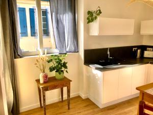 Appartements Appartement Tout Confort Coeur de Ville Grand Balcon Le Neouvielle : photos des chambres