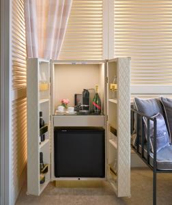 Suite with Mountain View