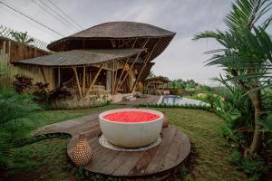 CR Tris Casa De Bambú - Bamboo House Bali