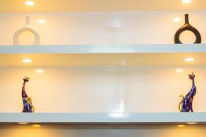 Boutique Air Retreat Relax Laugh Swim Gym Car Park 1767