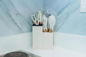 Boutique Air Retreat Relax Laugh Swim Gym Car Park 1767