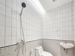 Urbanview Tigatuju Living Blitar