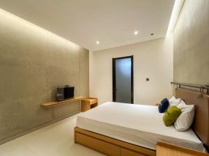 Urbanview Tigatuju Living Blitar