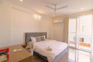 Liv Regalia - One Horizon Centre Golf Course Road