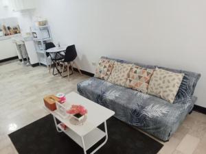 2BR ENTIRE Familyhome near NAIA,MOA,BGC