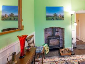 Spacious home sleeps 9 - walker cyclist retreat - Pass the Keys