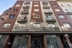 Mollys Apartment - 2 bdrms, terrace, parking