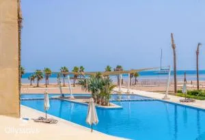 Ollystays Mangroovy Seaview 1BR Beach and Pool Free access - El Gouna