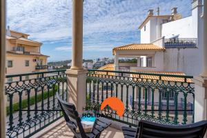 #269 T2 Bicos Flat R by Home Holidays