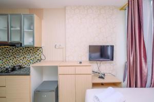 Nice and Simply Studio Room at Saladdin Mansion Aparment By Travelio