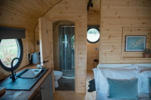 Stargaze at OLJU Lodges