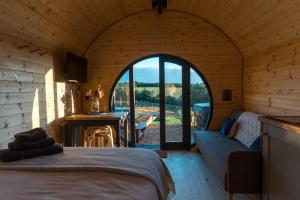 Stargaze at OLJU Lodges