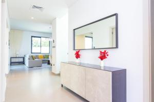 Bloomfields Royal 4Br Noya Viva