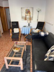 Top-floor apartment with 65 m2 sun terrace, renovated kitchen and bathroom