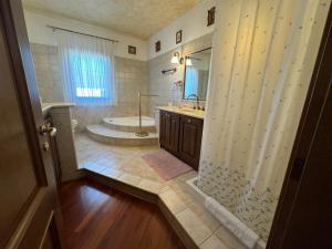 Twin Room with Private Bathroom