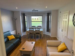 Dunfermline 2 Bed Flat Fully Furnished