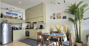 Seashell Seashore Sea Suite 2br KL VIEW and GORGEOUS Pools