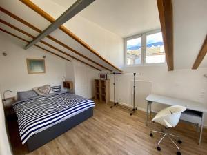 Beautiful, hyper-center apartment