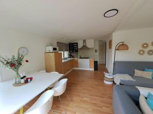 Ruim chalet met omheinde tuin, dichtbij de kust VP008