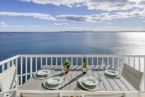 Exclusive Frontline Promocanyell Roses - Immo Barneda