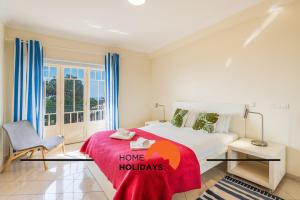 #271 T2 Bicos Flat U by Home Holidays