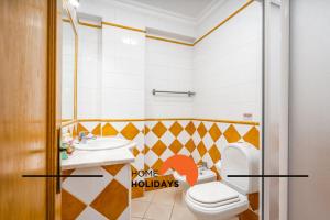 #271 T2 Bicos Flat U by Home Holidays