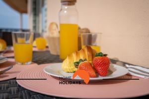 #271 T2 Bicos Flat U by Home Holidays