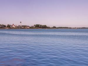 Maisons de vacances Maison T3 moderne a 50m de la plage – Larmor-Plage - FR-1-349-126 : photos des chambres