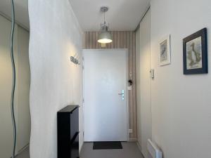 Appartements Appartement T3 avec balcon proche commodites, parking inclus - FR-1-349-198 : photos des chambres