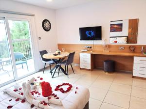 prime location! - 400m from the beach