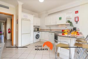#272 T2 Bicos Flat J by Home Holidays