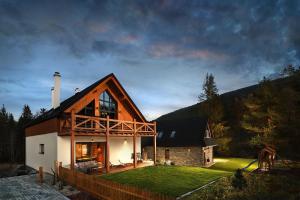 Chalet Oasis - Luxury Retreat at Chalets Kvačianska Dolina