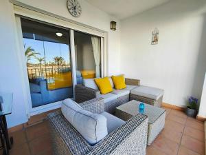 Bright Apartment with Stunning Swimming Pool Views - MO4812LT