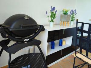 Bright Apartment with Stunning Swimming Pool Views - MO4812LT