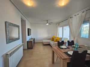 Bright Apartment with Stunning Swimming Pool Views - MO4812LT