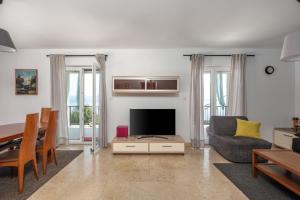 Holiday Home in Icici with Seaview, Balcony, Air condition, WIFI (4683-1)