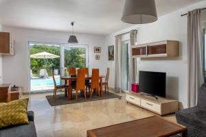 Holiday Home in Icici with Seaview, Balcony, Air condition, WIFI (4683-1) 