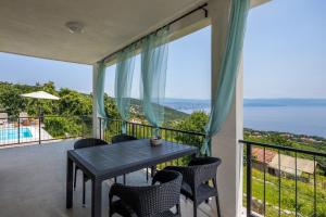 Holiday Home in Icici with Seaview, Balcony, Air condition, WIFI (4683-1) 