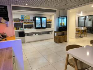 Hotels Brit Hotel Porte d'Espagne : photos des chambres