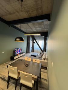 Joy City Stay Cetatii 16
