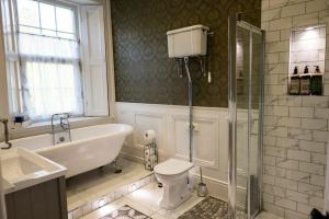 Beach Views Elegant & Modernised 5BD Period Home