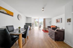 Kennet House 2 Bedroom, 2 Bathroom Apartment