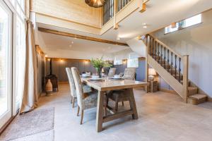 Luxury barn Retreat - sleeps 2-4, quiet location with parking