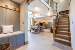 Luxury barn Retreat - sleeps 2-4, quiet location with parking