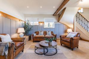 Luxury barn Retreat - sleeps 2-4, quiet location with parking