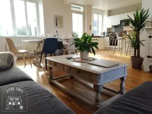 Maison Avel Dro Plogoff - 普洛戈