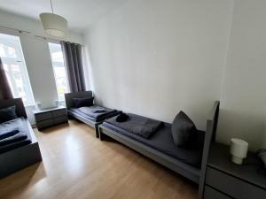 Altbauwohnung direkt an der Karli mit Balkon - Netflix inklusive