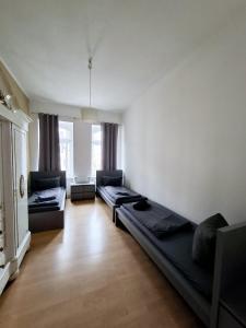 Altbauwohnung direkt an der Karli mit Balkon - Netflix inklusive