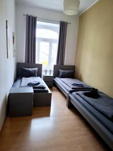 Altbauwohnung direkt an der Karli mit Balkon - Netflix inklusive